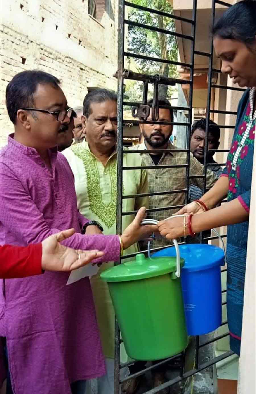 Kolkata Municipal Corporation organised a door-to-door distribution of separate dustbins for biodegradable and non-biodegradable waste to encourage the segregation of waste before disposal