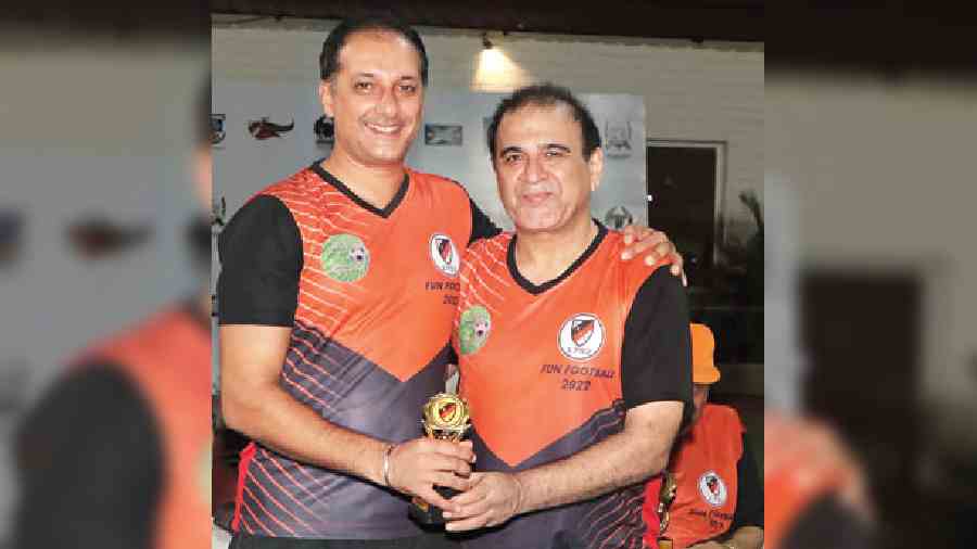 CC&FC vice-president Guneet Grewal with member Wamique Zaki at the prize distribution