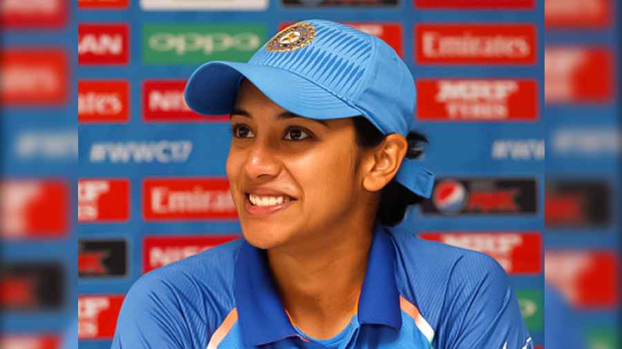 Women Premier League - Smriti Mandhana bought by RCB for whopping Rs 3.40 crore, MI gets Harmanpreet Kaur for nearly half - Telegraph India