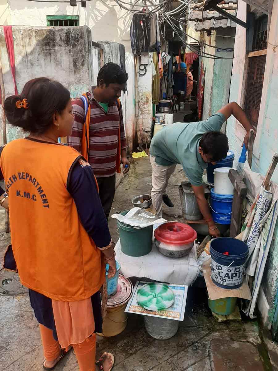 A cleanliness & dengue awareness drive being carried out by the Kolkata Municipal Corporation across the city. Although dengue cases have declined, the civic authorities are taking no chances