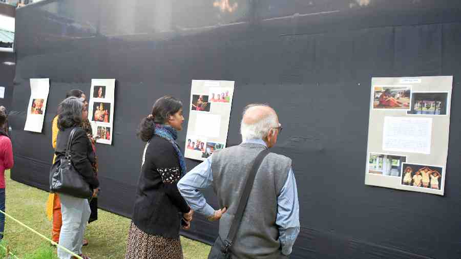 The exhibition on the theatre troupe Kattaikkuttu Sangam of Kanchipuram, Tamil Nadu, on the lawns of the Victoria Memorial. 