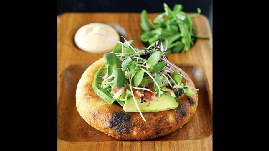 Avocado Pizzette: These single-serve-style pizza pockets come fresh off the oven and are available in vegetarian as well as non-vegetarian variants. We loved this fresh avocado and micro greens variant.
