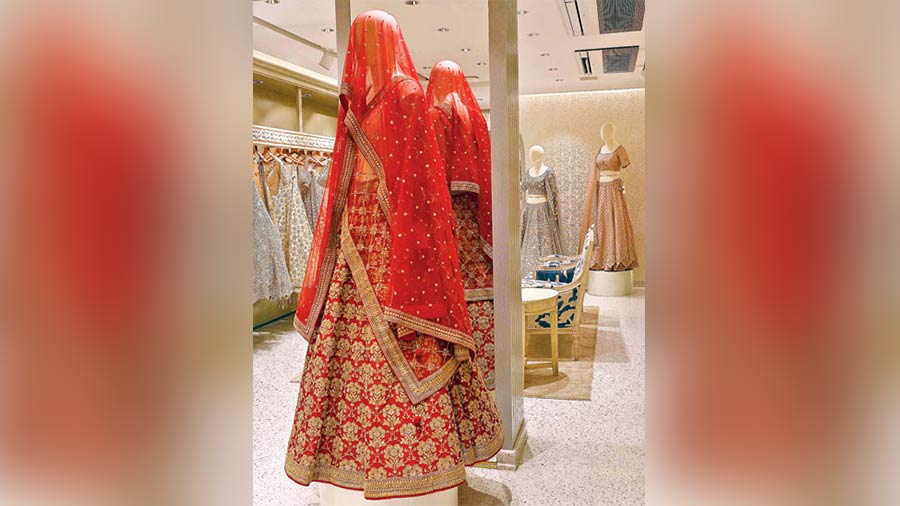The bridal section on the third floor showcases outfits for the bride as well as the bride or groom’s family. Bridal lehngas displayed feature sequin work, bandhej, patola, thread embroidery, zardozi and pearl work.