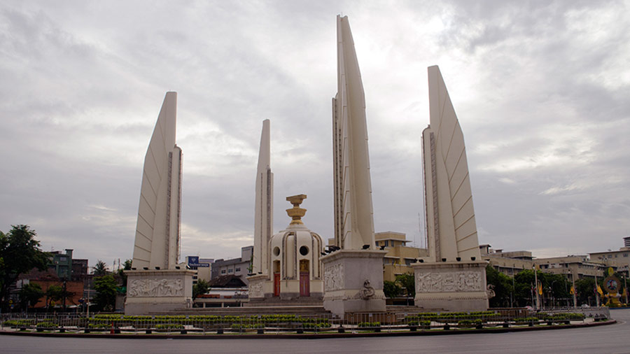 Democracy Monument:  Located west of the Loha Prasat, this monument stands on a traffic roundabout. It commemorates the Siamese Revolution of 1932, which led to the establishment of a constitutional monarchy in what was then the Kingdom of Siam 