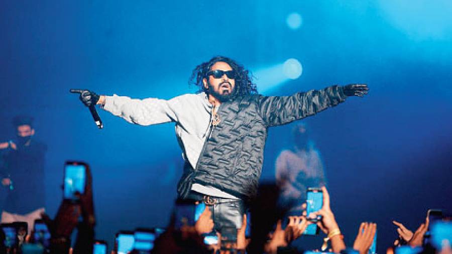 Emiway Bantai, of Gully Boy fame, with extremely popular tracks  like Asli hip hop and Pyaar hai, has topped numerous hip-hop charts around the country, and leading the Spotify RAP91 playlist was one of the headlining acts at the Jio World Convention Centre