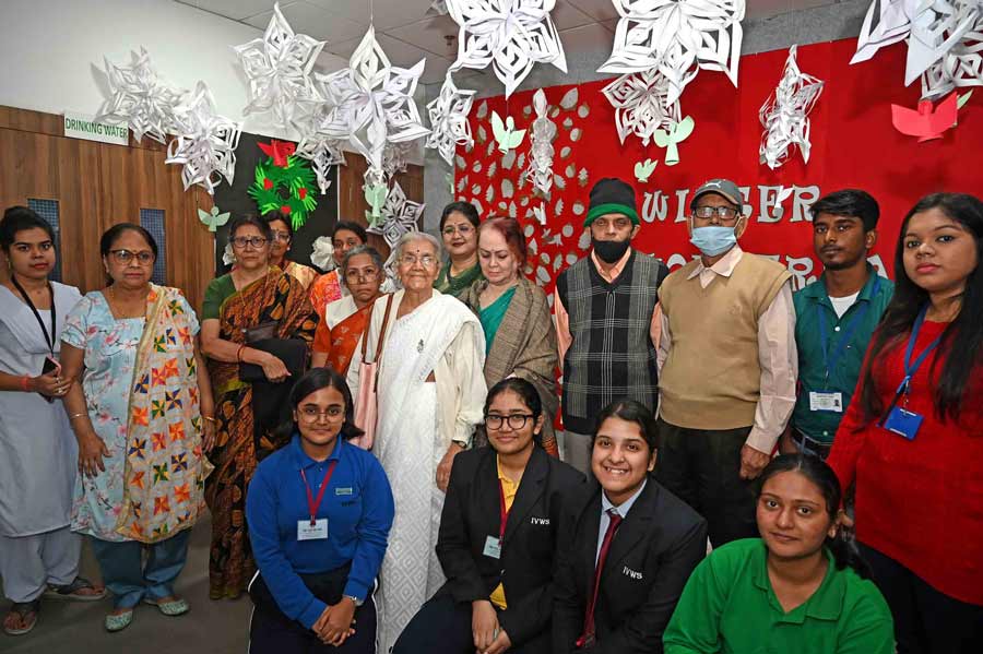 The event was also attended by members of Shibasram, an old-age home 