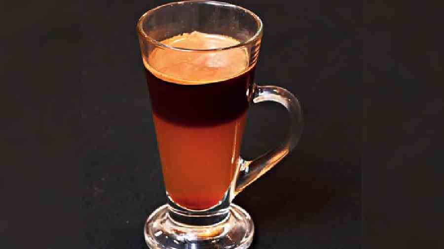 Spiced Cider Coffee: Move over your regular cup of coffee and try this goodness in a glass, comprising apple juice simmered with winter spices and Drumroll coffee. (Rs 240)