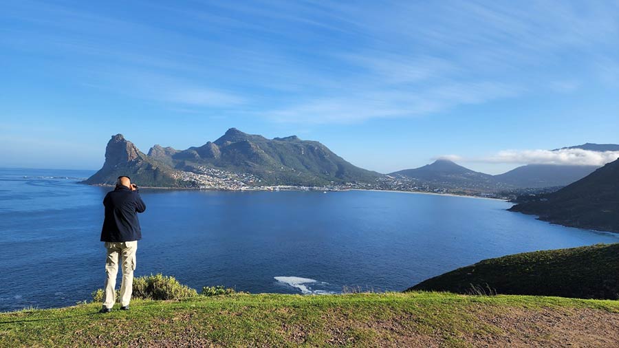 Most day-trippers make the customary photo stop at Chapman’s Peak lookout that overlooks the scenic town of Hout Bay 