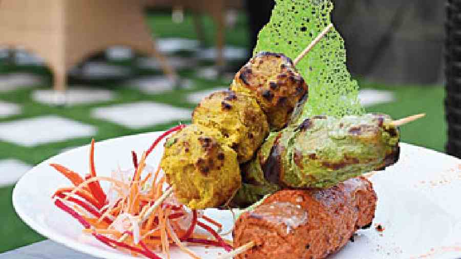Flavour of Indian Aloo: If you love your spice, this dish is the perfect choice. It comes with sizeable portions of Punjabi stuffed aloo, urlai aloo and peri peri aloo. Rs 599