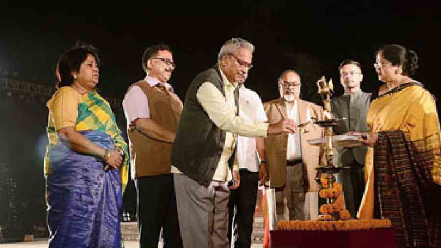 Minister of tourism and Odia language and culture Aswini Kumar Patra; and minister of electronic and IT, sports and youth services, Tusharkanti Behera lit the lamp to inaugurate the ceremony on Day 1. This was followed by the chief minister’s address. “I welcome everyone to this beautiful open-air auditorium in the premises of this 13th century Unesco World Heritage Site. With the Sun Temple acting as the grand backdrop for the stage, together we’ll witness the beauty of Indian classical dance performances by several prolific artistes from India and across the globe,” said chief minister Naveen Patnaik at the inaugural ceremony.