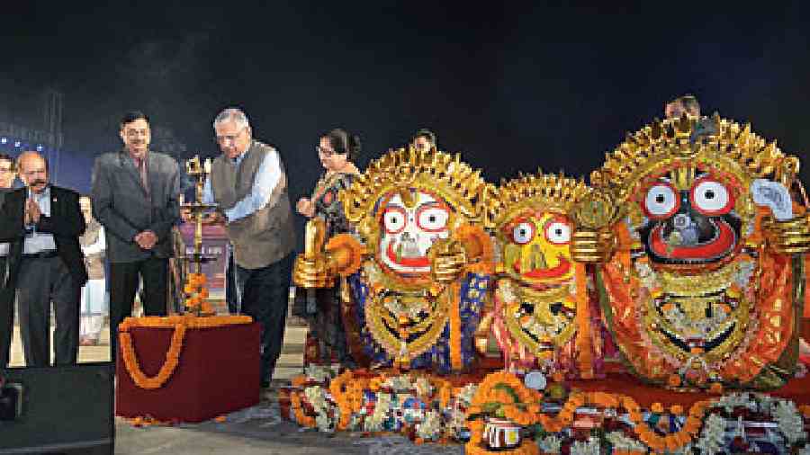 The second day began with the lighting of the ceremonial lamp by Justice Odisha High Court, Jaswant Singh; ambassador of Nepal to India Shankar Prasad Sharma; and director general of police Sunil Kumar Bansal. The evening witnessed performances of Manipuri and Odissi dance forms.