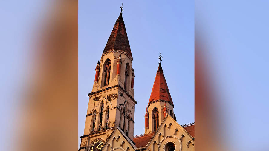 The iconic twin towers of the church that give it its name, ‘Jora Girja’