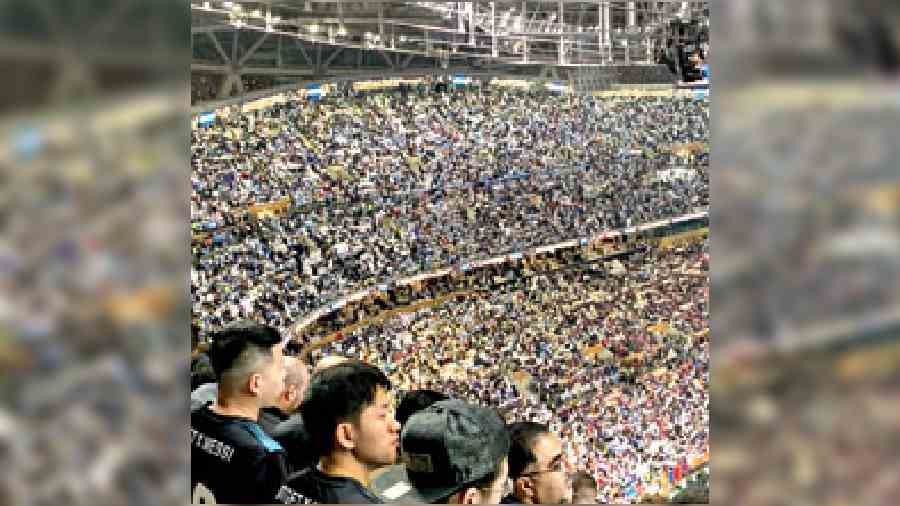 A full-capacity crowd of 87,966 watched Messi lift the cup