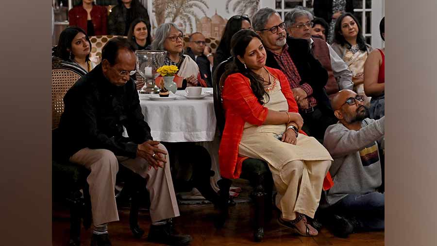 Roni Mazumdar’s family (father Satyen Mazumdar, wife Sreoshy Banerjea and father-in-law and CFO of Unapologetic Foods, Ashish Banerjea) listen to him speak to Vir Sanghvi
