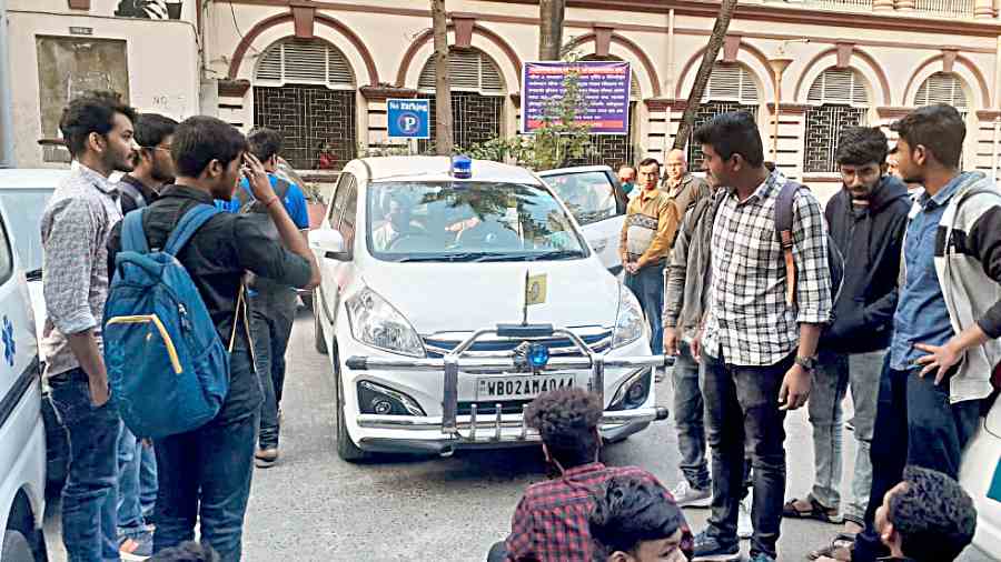 JU students block the way of the car of vice-chancellor Suranjan Das on Thursday afternoon. 