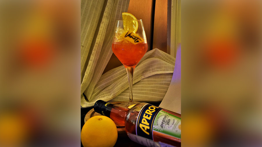 Aperol from Veneto Bar and Kitchen: The Italian eatery in South City Mall has a celebratory drink from the region of Pàduà in Italy. Aperol is made with  Pérfect Servé, Sprítz and Italian sparkling Prosecco, which gives the drink a bubbly finish. Pair it with any of their pizzas and you’re sorted