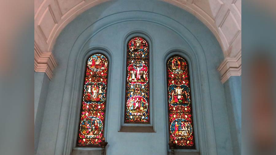 Glass paintings on the walls