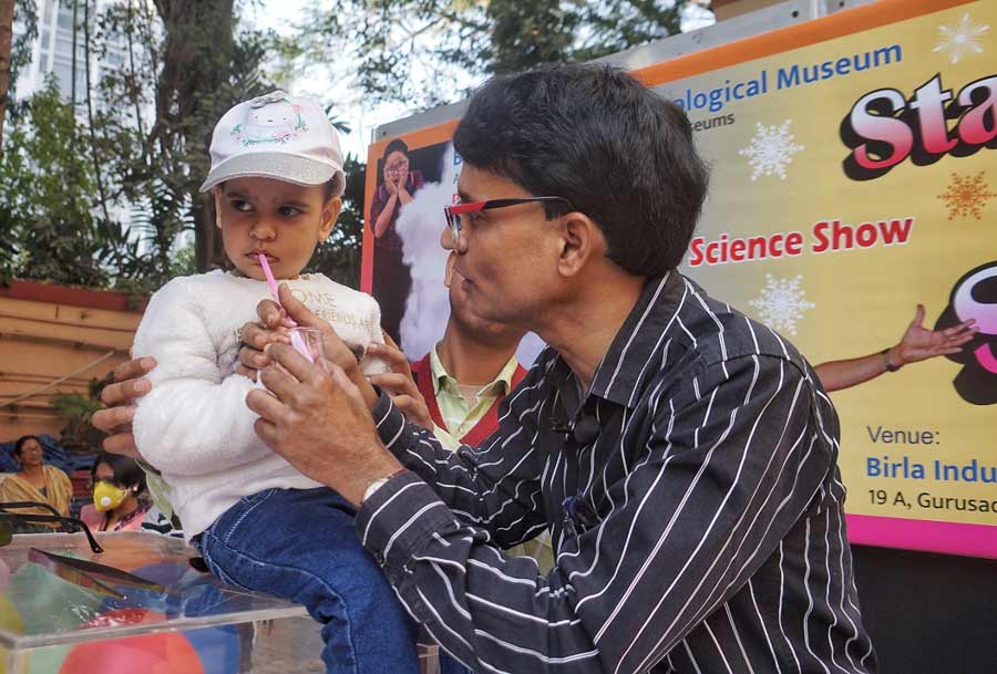 Efforts were made to engage every member of the audience irrespective of age, highlighting the idea that science can be fun for all