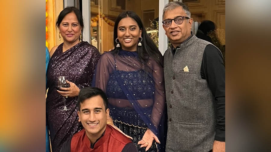 Dey with his wife, daughter Srishti and son Siddhant