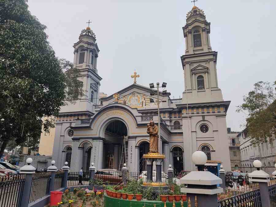 The Cathedral of the Most Holy Rosary (also referred to as the Portuguese Church) is one of the most prominent buildings in the area, founded in 1799