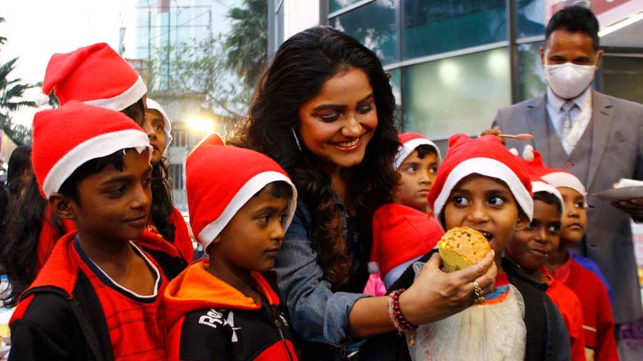 food-festival-in-pictures-acropolis-mall-celebrates-yuletide-with