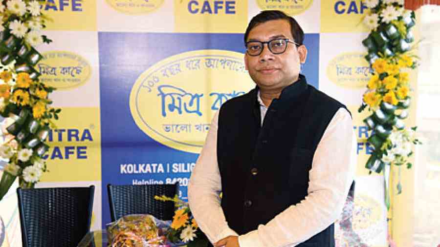 Tapash Roy, CEO of Mitra Cafe, said, “The brand has enjoyed fabulous love and goodwill over the years. We feel that this is the right time to venture out and make the brand a national one. We have received excellent feedback from the other states and we are all set to tap the national market with our array of food and services. The refurbished Mitra Cafe will be a restaurant chain to vouch for as will the new look and format. Our brand ceases to remain a fast food brand only. Our vision is to serve gourmet food that foodies love, all under one roof. As always we shall never compromise with quality.”