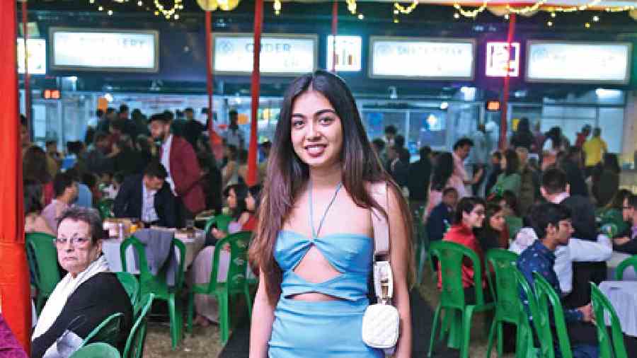 These fashionistas opted for neons and pastel shades. So while Mihira Singh and Sanjana Dutta (left) wore neon pink and green short dress, Nadia Francis rocked a powder-blue gown.