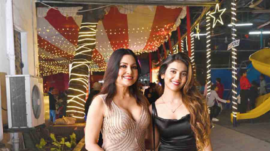 Actor Indrani Dutta dropped in with her daughter Rajnandini.