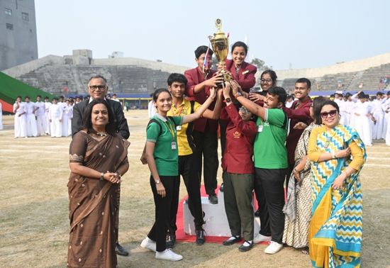 B.D.M. International celebrated the Second Day of the Annual Sports Meet (2022-2023) at Gitanjali Stadium (Kolkata) on 20.12.2022 with the zeitgeist of a magnificent sports event typically witnessed in the likes of famed global platforms. The school reeled in the fervour of sterling sportsmanship as the students from classes VI to XII of the esteemed institution participated with great zeal and enthusiasm.
