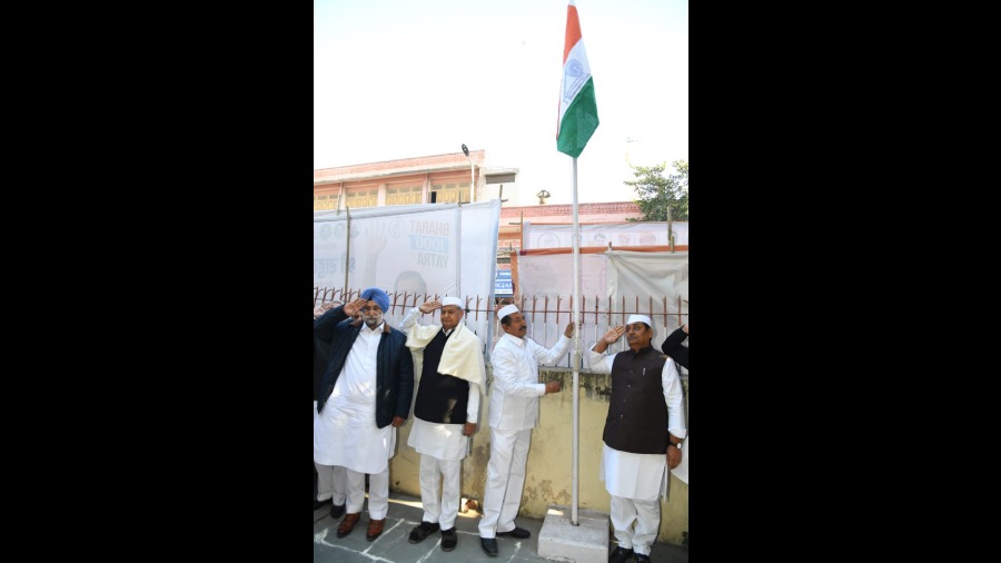 Ashok Gehlot participated in the program organized by the State Congress Committee on the occasion of Congress Foundation Day. Rahul Gandhi said our fight is against policies and programmes of RSS and BJP. It will continue, said Rajasthan CM. 