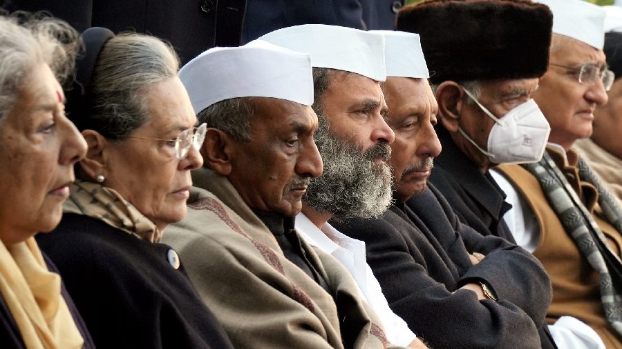 Sonia Gandhi, Rahul Gandhi, Ambika Soni, J.P. Agarwal, Mani Shankar Aiyar, Shivraj Patil and Salman Khurshid at the event. 