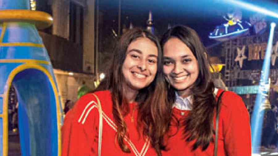 Krisha Sureka and Shrishti Maheshwari posed twinning in red sweaters. When asked what their favourite Christmas delicacy is, Krisha said, “Cupcakes, always”, while Shrishti added, “I love Christmas plum cakes”.