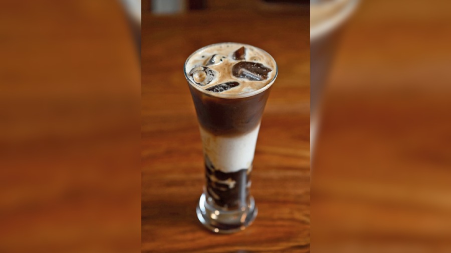 Filter Coffee Boba: Relish the goodness of filter coffee and chewy tapioca pearls in this glass of refreshing coolness. It has the perfect balance of sweetness from the boba balls and the bitterness of coffee.
