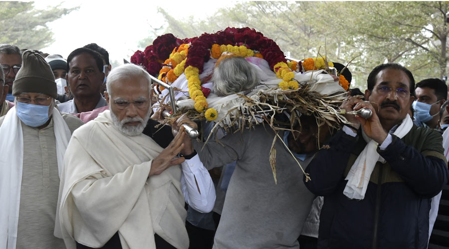 Death Prime Minister Narendra Modis Mother Hiraben Passes Away In Gujarat Cremated 