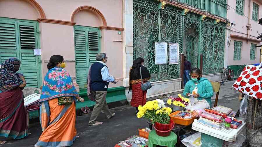 File:Bagbazar sarbojonin Durgapuja.jpg - Wikipedia