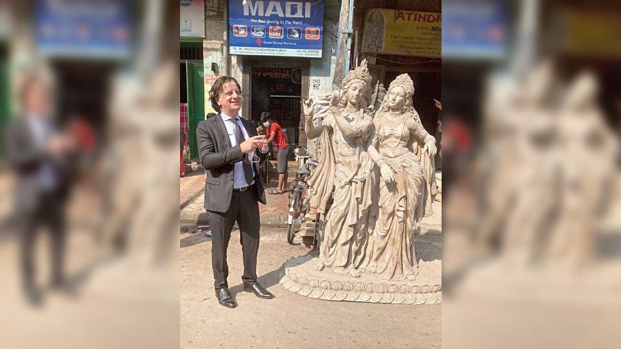 French consul general Didier Talpain, an accomplished flautist, stopped to click an idol of Lord Krishna. “The flute in his hand is different from the one we use in Western orchestra. But it reminds us that music is universal,” he said.