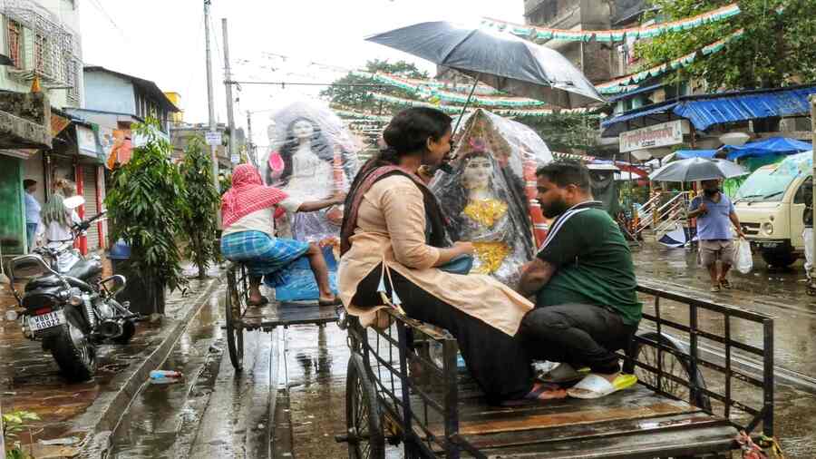 South Bengal receives unseasonal rain ahead of Saraswati puja