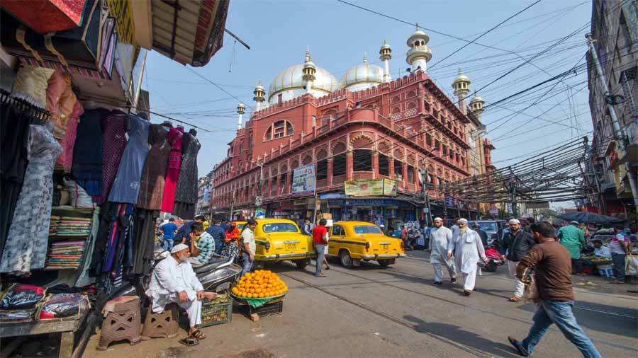 The Nakhoda Masjid, which stands at the intersection of Zakaria Street and Rabindra Sarani