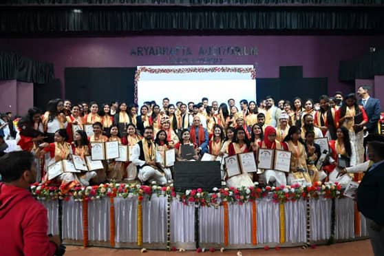 Jharkhand Governor Ramesh Bais (in blue suit) with the gold medallists at the 35th convocation of Ranchi University. 