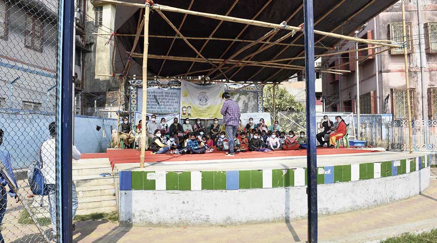 Classes being held at Goabagan CIT Park in Ward 16 of the KMC. Although the local councillor built a makeshift shed, the students complained of the sun as noon approached