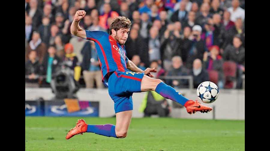 Sergi Roberto of Barcelona scores their sixth goal during the UEFA Champions League R16 second leg match with FC Barcelona at Camp Nou in 2017.