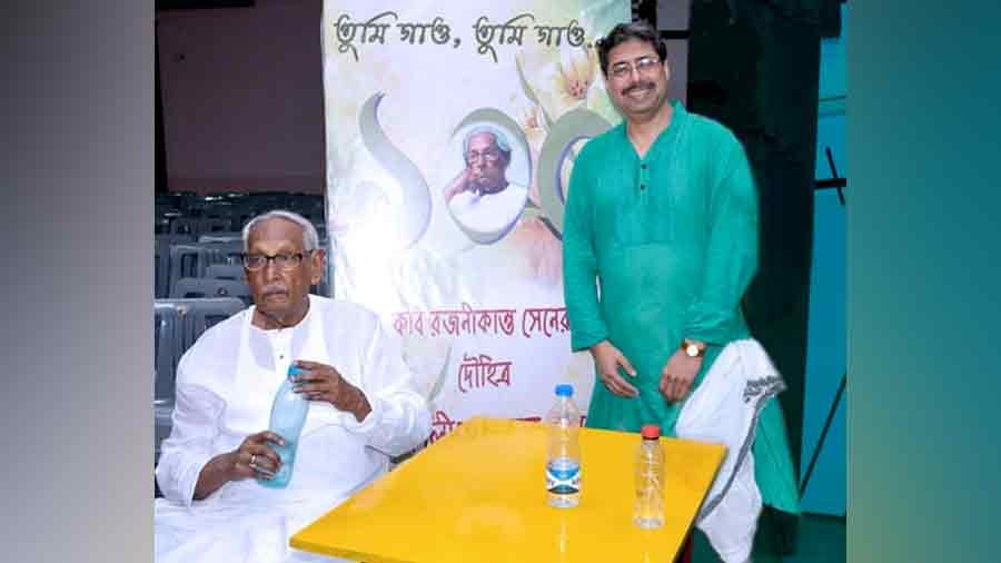 Arijit Roy Chowdhury with his Mastermoshai