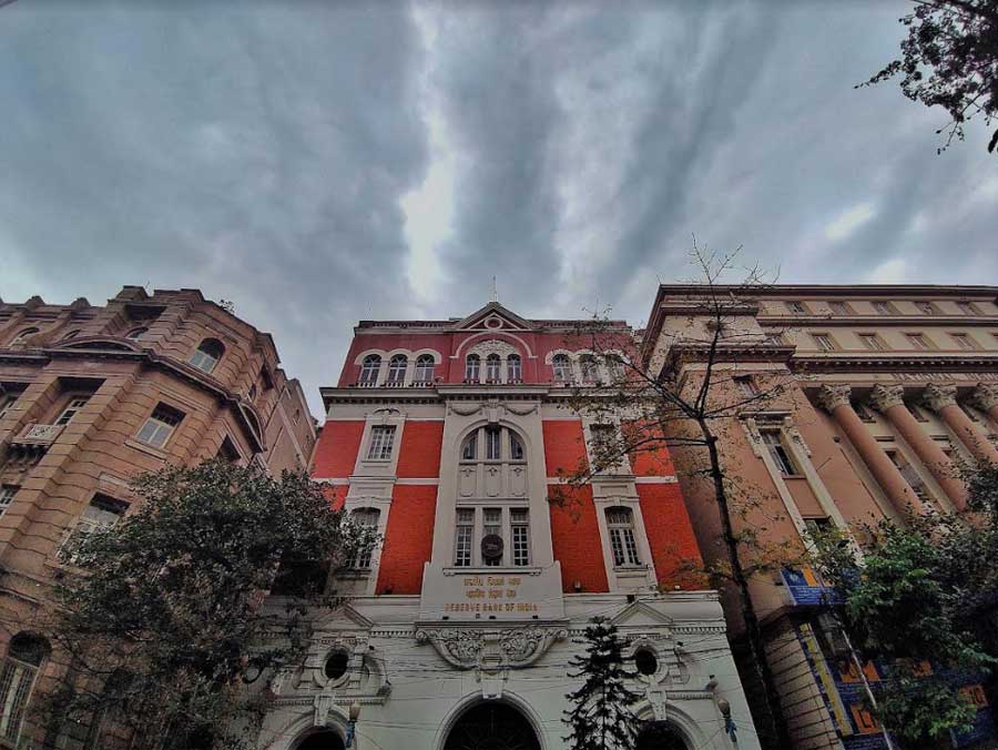 Clouds loom over the BBD Bag area in central Kolkata on Thursday afternoon. The Indian Meteorological Department, Kolkata, forecast fog or mist in the city on Friday morning and a partly cloudy sky for the rest of the day. The maximum and minimum temperatures would be around 25°C and 16°C, respectively.