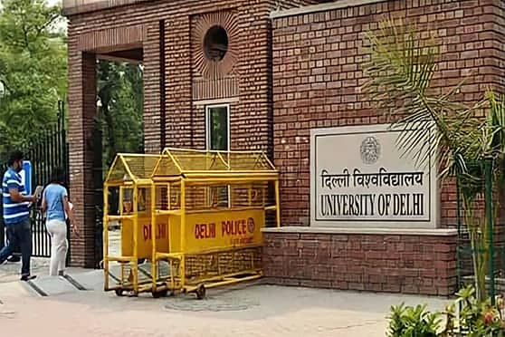 DU has announced resumption of offline classes from February 17.