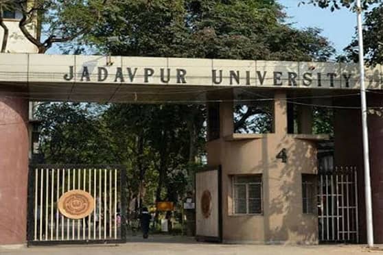 A JU official said that offline classes in some departments of the Engineering and Technology faculty have begun on February 10.