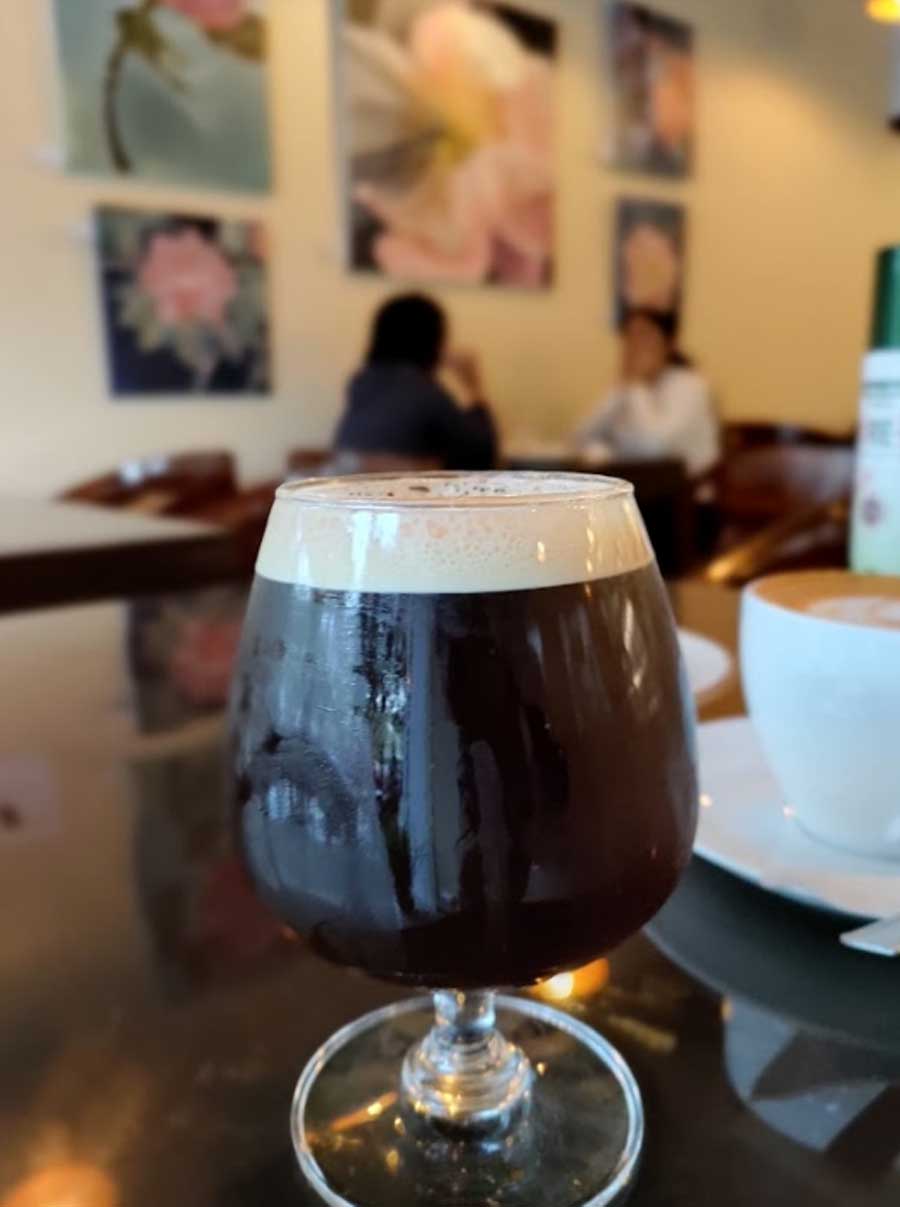 The cult favourite Nitro Brew is the highlight of the new cafe’s menu. If you love the aroma, intensity and flavour of black coffee, don’t miss out on this chilled marvel that has a deliciously clean taste and a foamy froth!