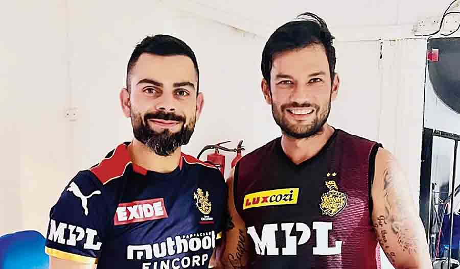 Sheldon Jackson (right) in a Twitter picture with Virat Kohli.