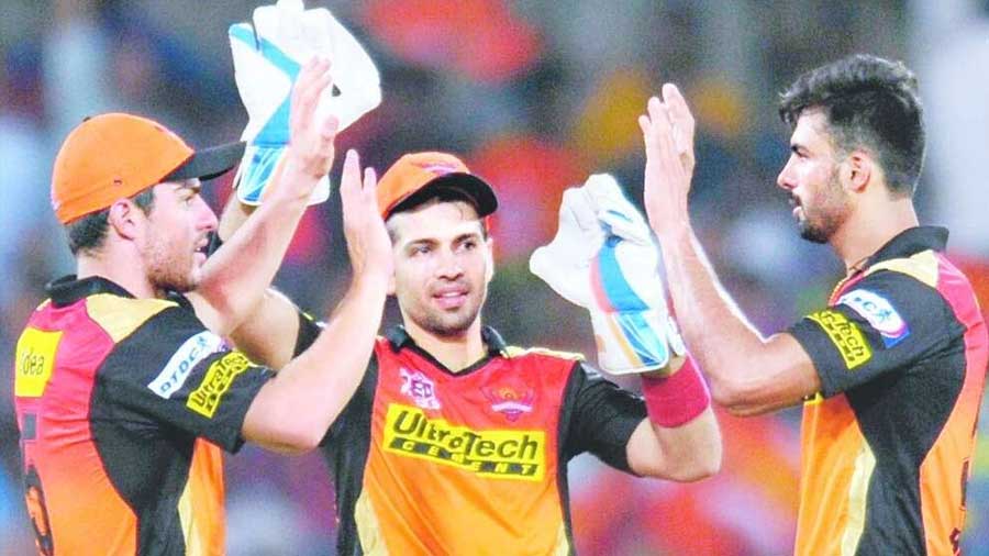 Barinder Sran (right) was tipped by many to be the heir to left-armers like Zaheer Khan and Ashish Nehra before his performances fizzled out 
