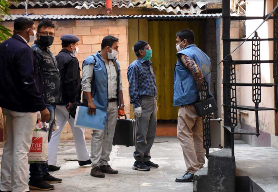 Kolkata police personnel outside Bhowanipore businessman Shantilal Baid’s residence on Lee Road on Tuesday. The gold merchant was found dead on Monday night at a guest house in south Kolkata