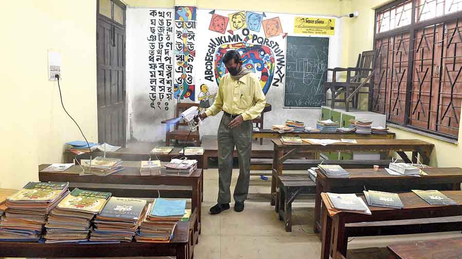 Schools across Kolkata chalk out staggered return for juniors to classes